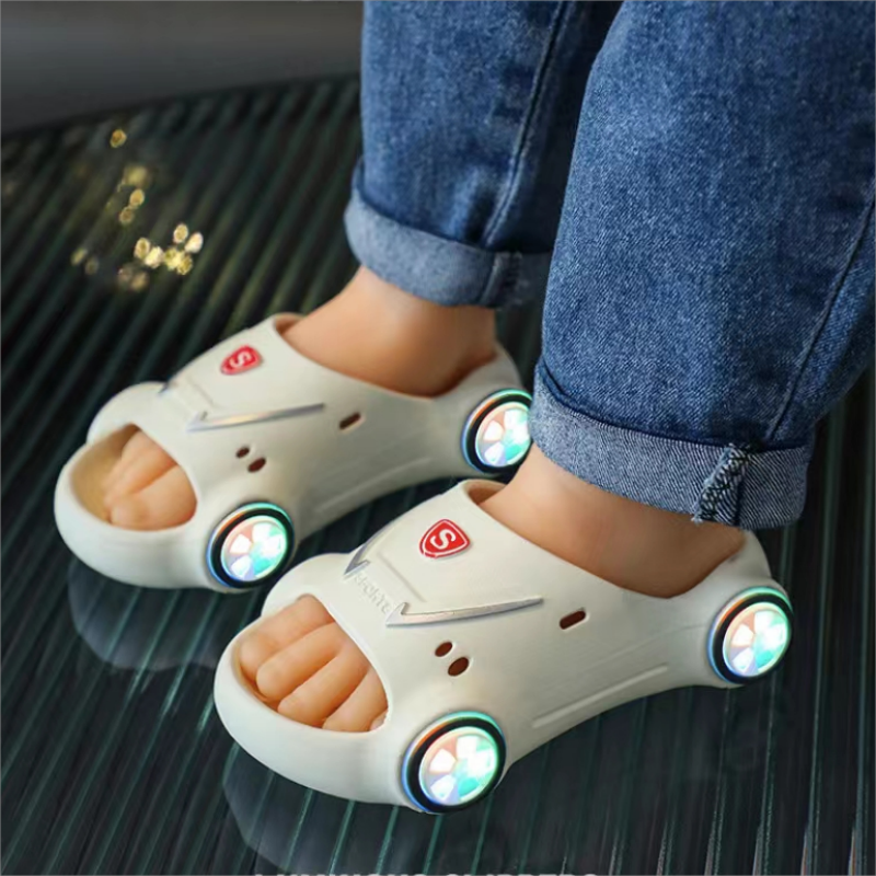 Kinderen Gloeiende Slippers Cartoon Auto Sandalen Kinderen Sandalen Anti Slip Jongens Meisjes Lichtgevende Slippers Zomer Strand Schoenen