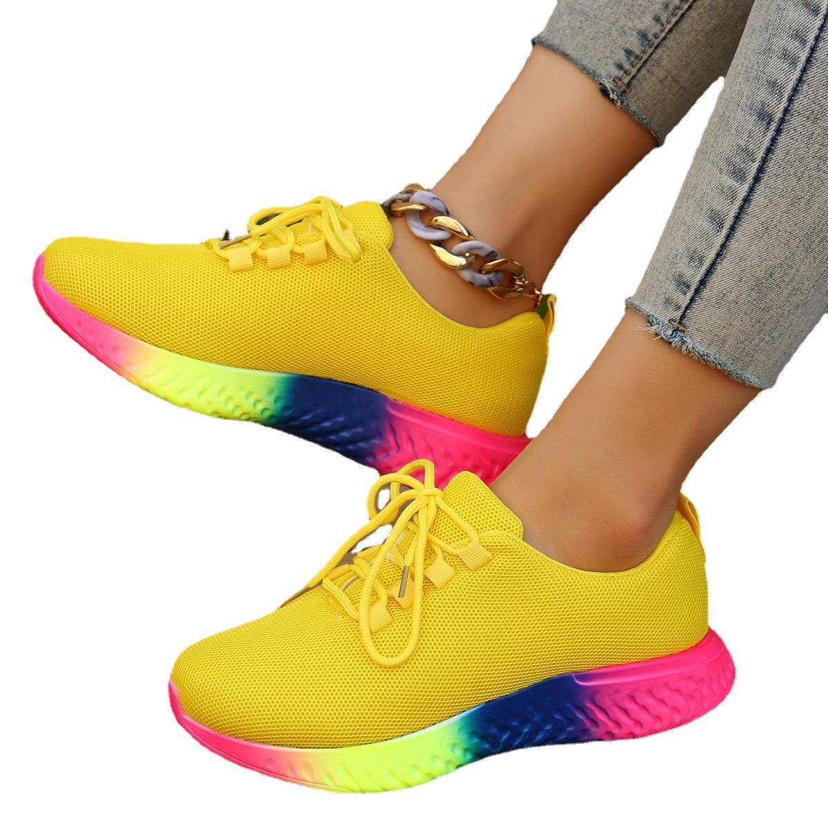 Grote maten regenboogpumps met lage stretch voor dames