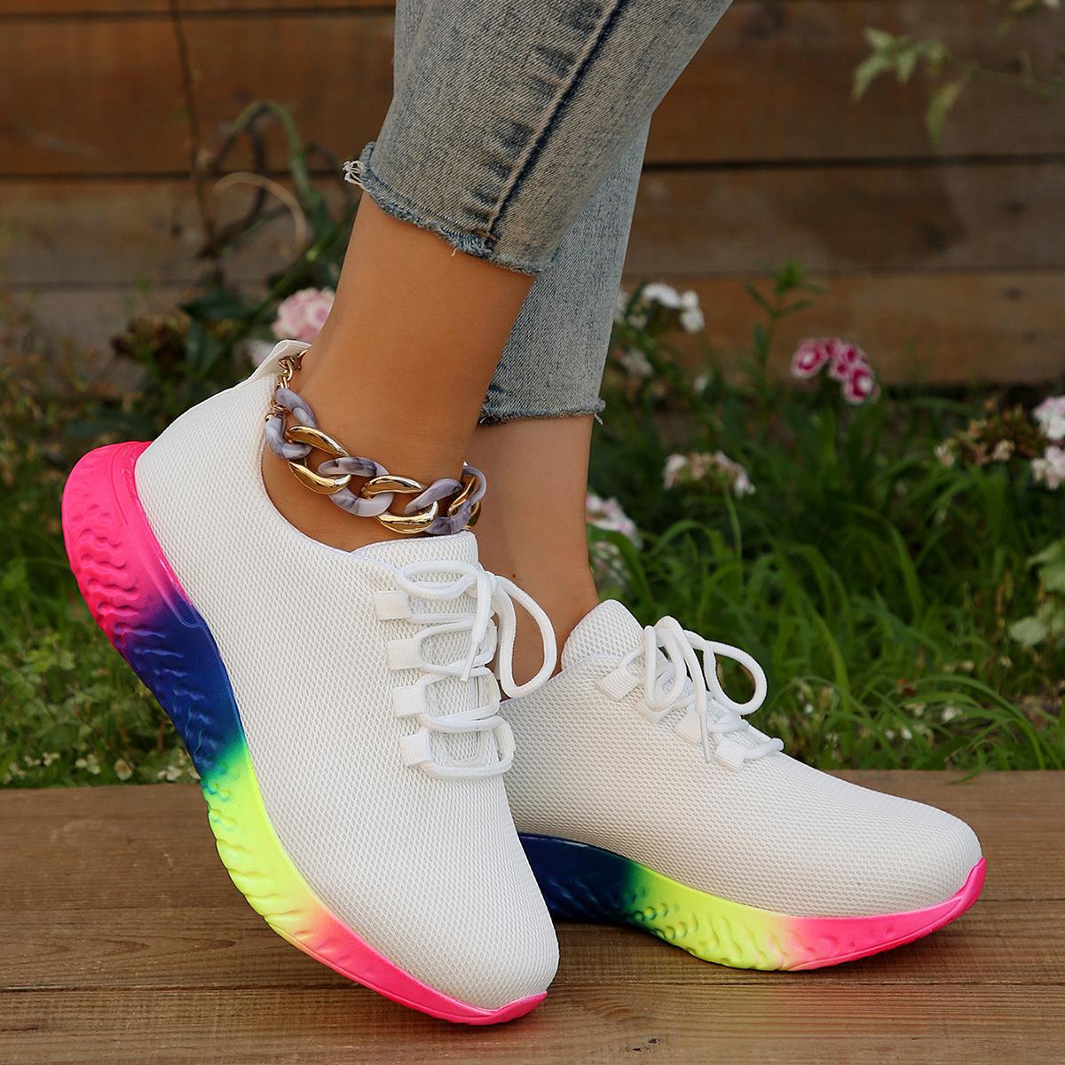 Grote maten regenboogpumps met lage stretch voor dames